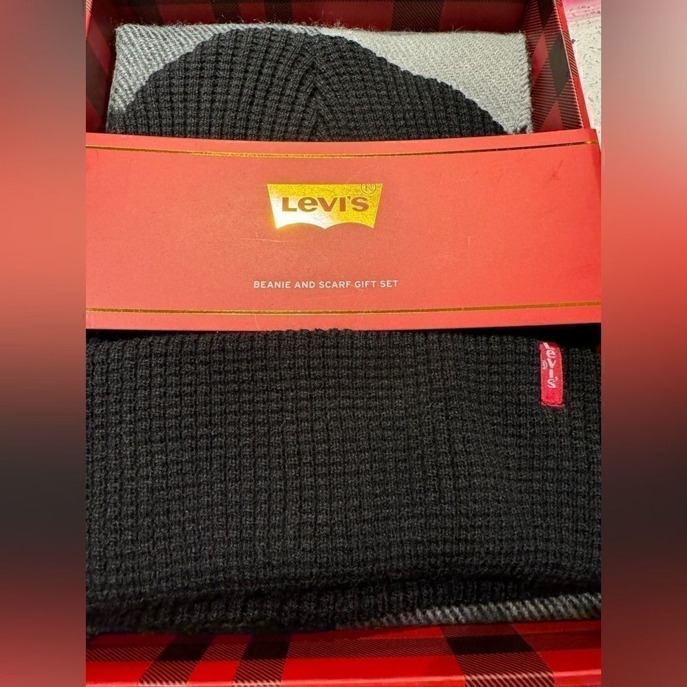 Levi’s Beanie & Scarf Gift Set – Cozy Essentials for Him – Retail Value $55 - Picture 2 of 3
